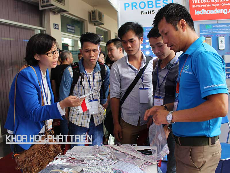 Đèn Led công nghệ mới được doanh nghiệp Việt giới thiệu tại Triển lãm