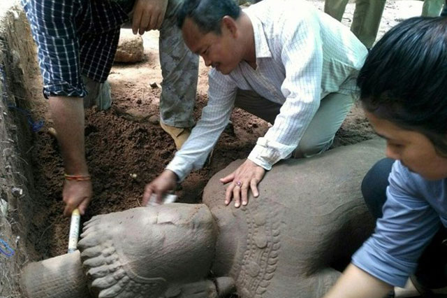 Pho tượng cổ được tìm thấy. (Nguồn: sg.news.yahoo.com).