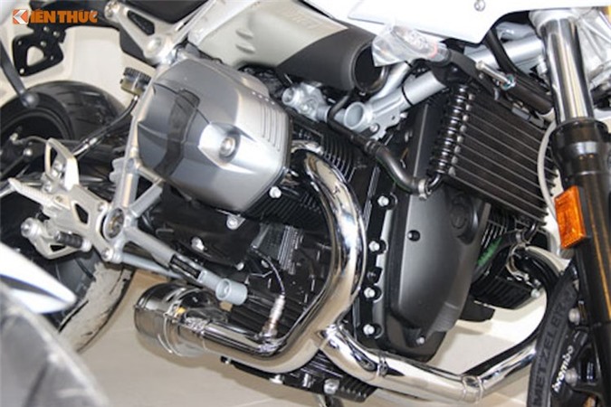 Can canh moto BMW R nine T Racer dau tien tai VN-Hinh-6