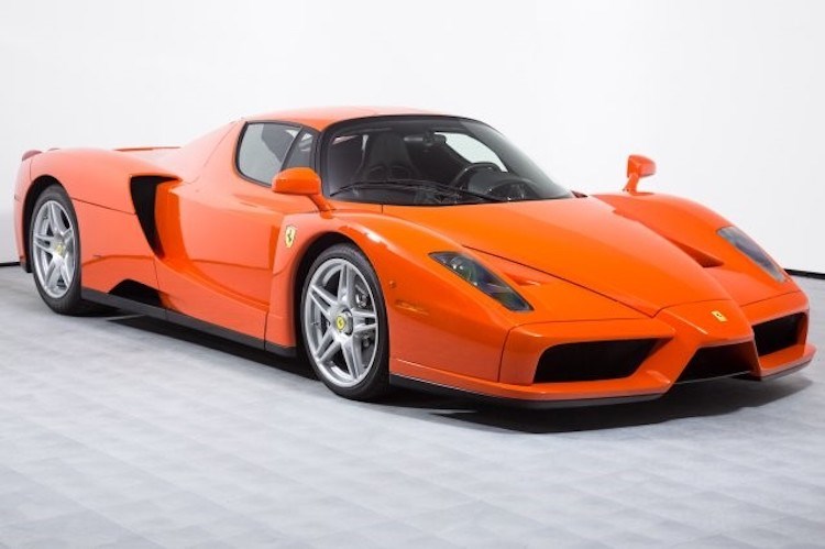 Siêu xe Ferrari Enzo màu cam độc nhất “chốt giá” 84 tỷ. Trong số 400 chiếc siêu xe Ferrari Enzo từng được chế tạo, chỉ có duy nhất một chiếc được sơn màu cam Rosso Dino siêu độc, siêu đắt. (CHI TIẾT)