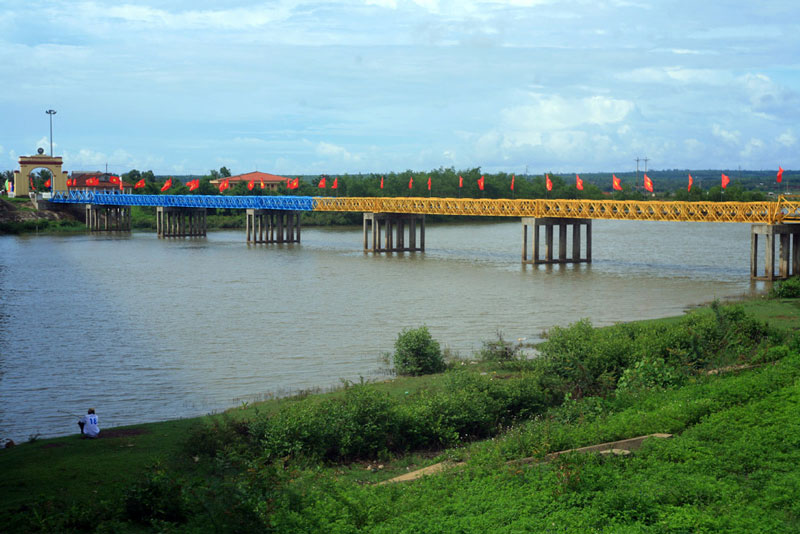 Cầu Hiền Lương đầu tiên được xây dựng năm 1928 do phủ Vĩnh Linh huy động nhân dân trong vùng đóng góp công sức. Ảnh: Kienthuc.