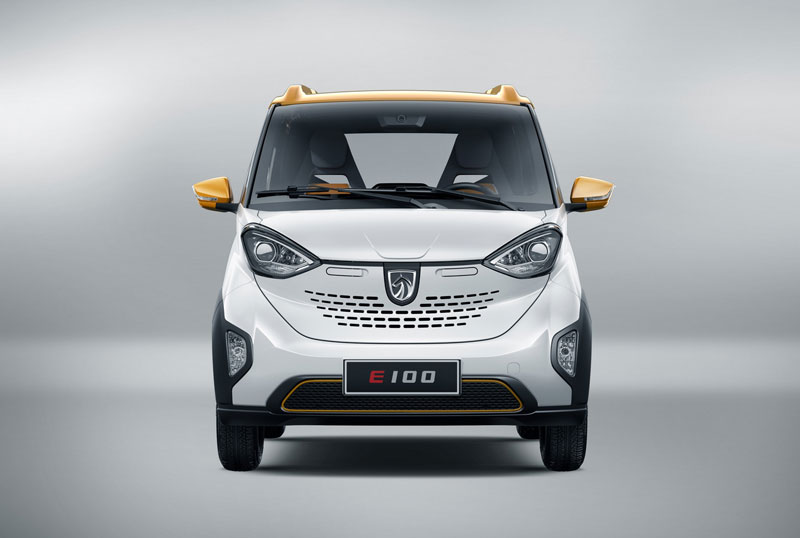 Chiêm ngưỡng ôtô điện giá chỉ ngang Honda SH tại Việt Nam. General Motor Trung Quốc liên doanh với SAIC-GM-Wuling, sản xuất xe điện Baojun E100 có giá chỉ 5.326 USD (khoảng 120 triệu đồng). (CHI TIẾT)