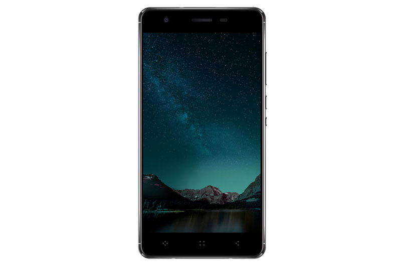 Elephone C1 Mini được trang bị màn hình IPS kích thước 5 inch, độ phân giải HD (1.280x720 pixel), mật độ điểm ảnh 294 ppi. Màn hình này được bảo vệ bởi kính cường lực Dragontrail vát cong 2,5D. Viên pin dung lượng 2.300mAh.