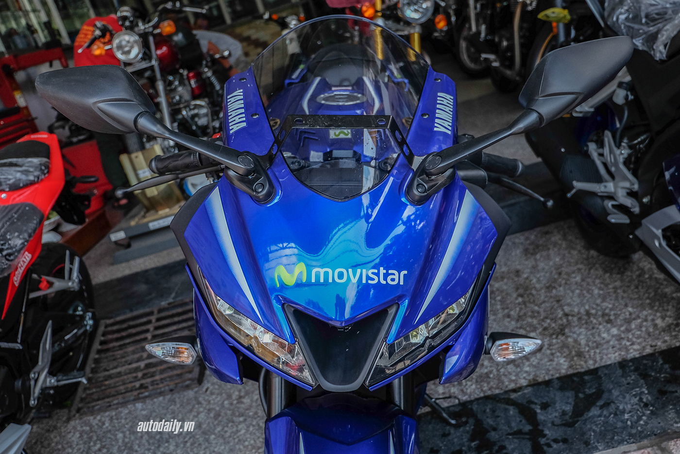 Yamaha R15 V3 Movistar 2017 về Việt Nam, giá hơn 110 triệu đồng