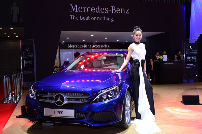 Mercedes-Benz tăng giá trăm triệu nhiều mẫu xe tại Việt Nam. Trái ngược với xu hướng giảm giá xe của nhiều hãng, Mercedes-Benz Việt Nam vừa công bố tăng giá nhiều mẫu xe. (CHI TIẾT)