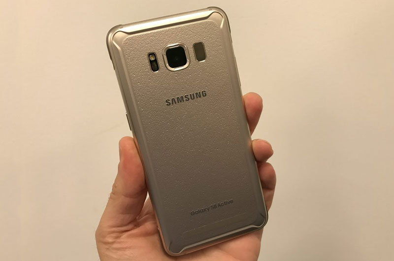 Samsung Galaxy S8 Active1