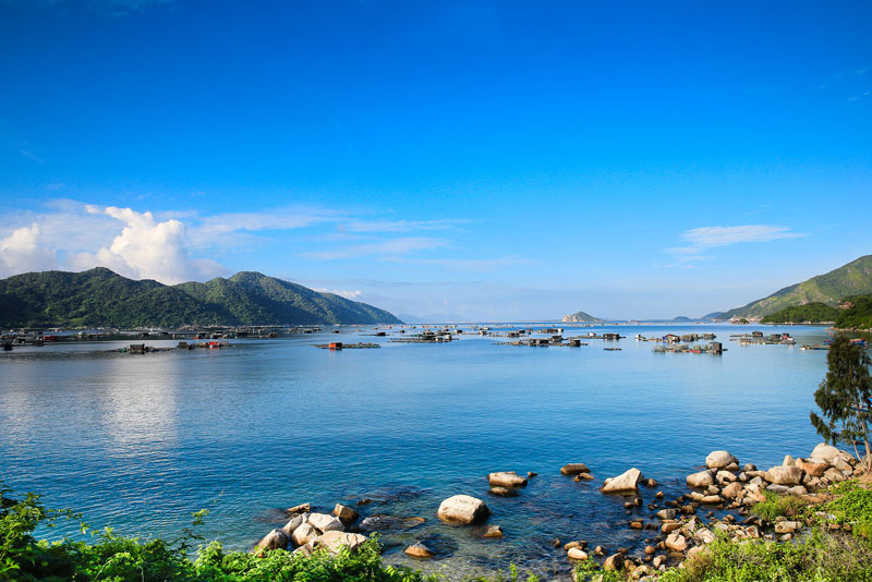 Vũng Rô nằm tiếp giáp với biển Đại Lãnh thuộc vịnh Vân Phong, tỉnh Khánh Hòa. Ảnh: Nhuttran.