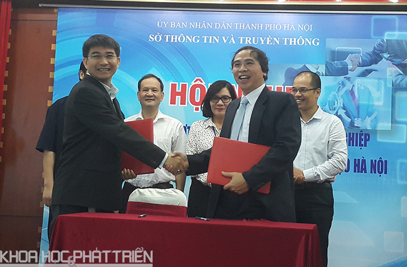 Đại diện Vườn ươm Doanh nghiệp công nghiệp thông tin ký thỏa thuận hợp tác với Công ty TNHH Phần mềm và Công nghệ thông tin HEWLETT-PACKARD Việt Nam