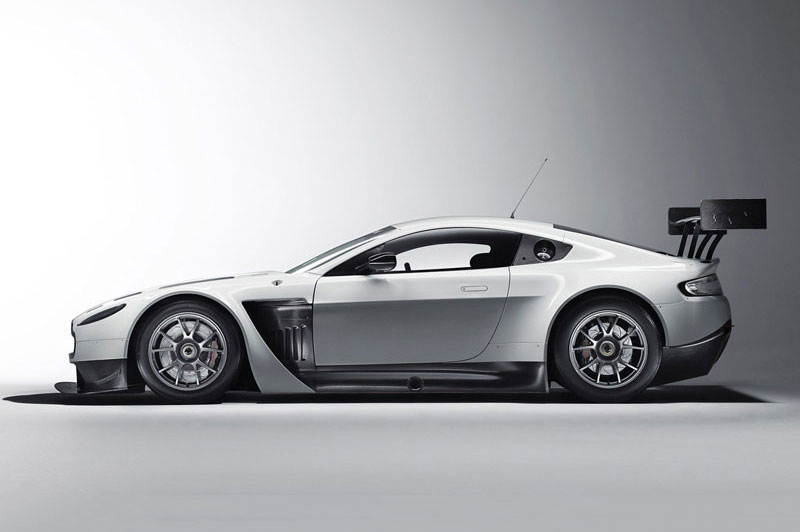 2. Aston Martin Vantage GT3.