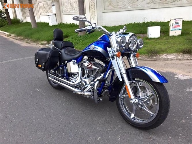 “Xe no” Harley-Davidson CVO Softail gia 750 trieu tai VN