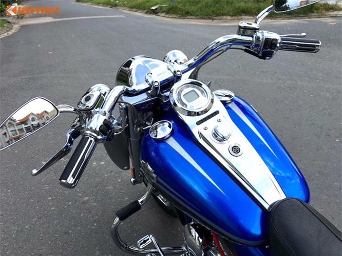 “Xe no” Harley-Davidson CVO Softail gia 750 trieu tai VN-Hinh-4
