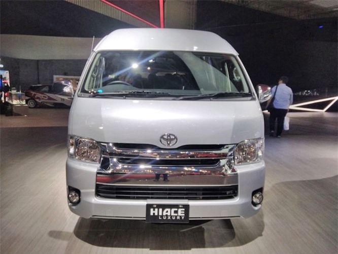Chi tiet xe khach “sang chanh” Toyota Hiace Luxury-Hinh-3