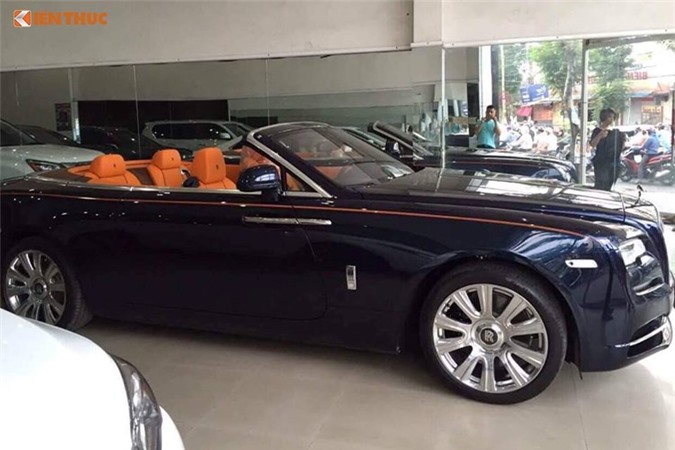 Siêu xe sang Rolls-Royce Dawn giá 40 tỷ tại Sài Gòn. Hiện nay do việc áp dụng tính thuế mới, mức giá bán của chiếc xe siêu sang Rolls-Royce Dawn có thể lên tới gần 40 tỷ đồng. (CHI TIẾT)