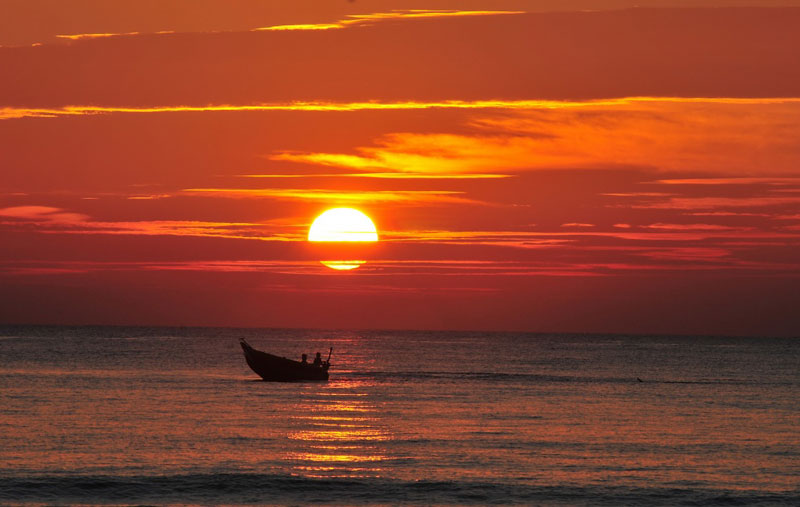 Tạp chí kinh tế Mỹ - Forbes đã bình chọn bãi biển Đà Nẵng là một trong sáu bãi biển quyến rũ nhất hành tinh vào năm 2005. Ảnh: Danangplus.