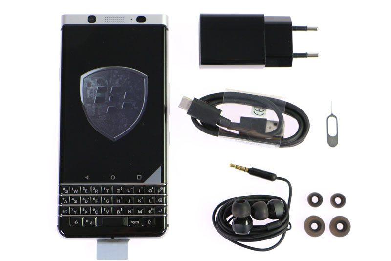 Mở hộp BlackBerry KeyOne chuẩn bị lên kệ ở Việt Nam. BlackBerry KeyOne vừa được giới thiệu tại thị trường Việt Nam với giá bán 14,99 triệu đồng. Dưới đây là những hình ảnh mở hộp của smartphone này. (CHI TIẾT)