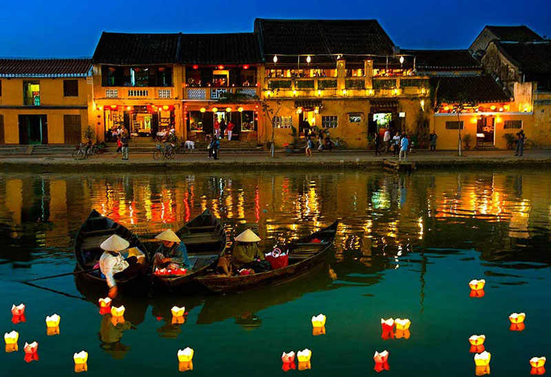 8. Hội An. Là thành phố cổ trực thuộc tỉnh Quảng Nam, Việt Nam. Phố cổ Hội An với những di sản kiến trúc đã có từ hàng trăm năm trước, được công nhận là di sản văn hóa của UNESCO từ năm 1999.