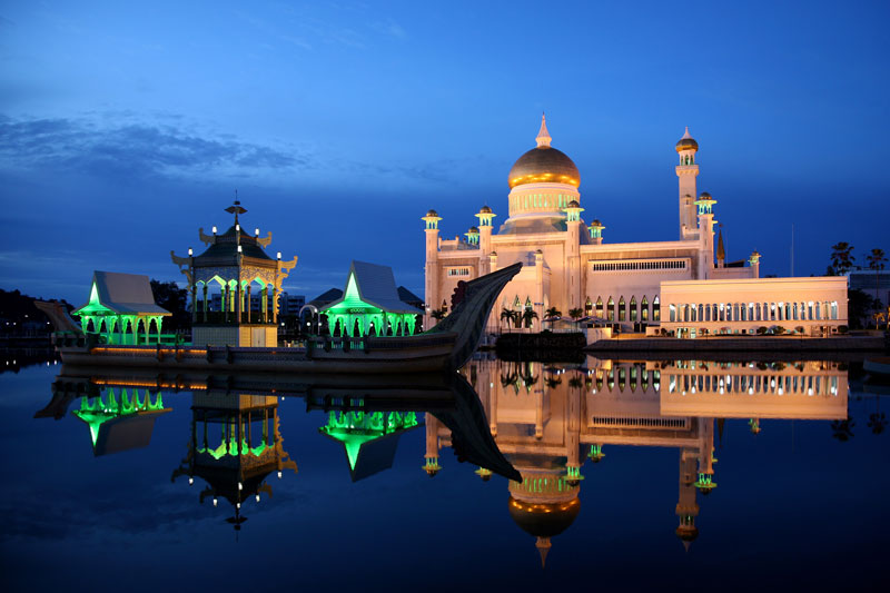 10. Brunei. Tổng diện tích: 5.765 km2.