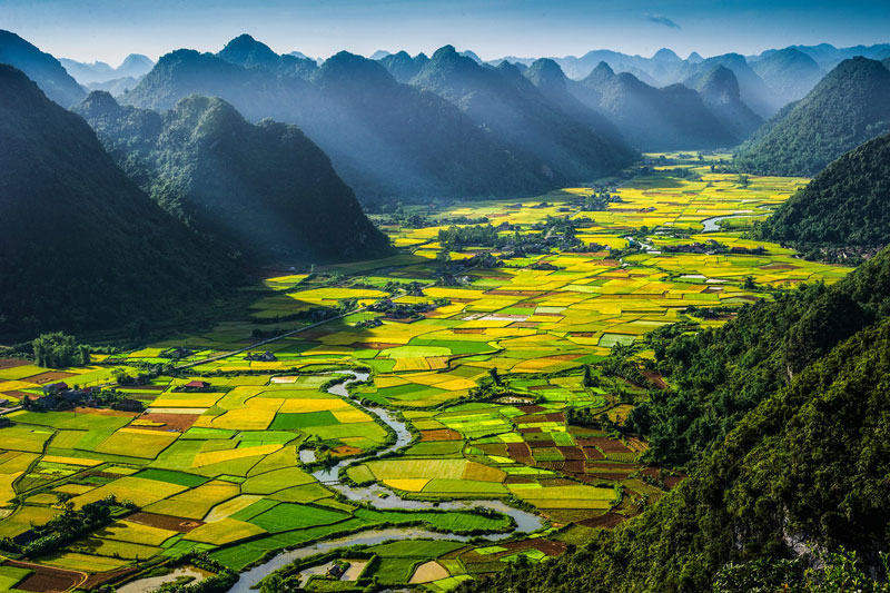 4. Việt Nam. Tổng diện tích: 331.210 km2.