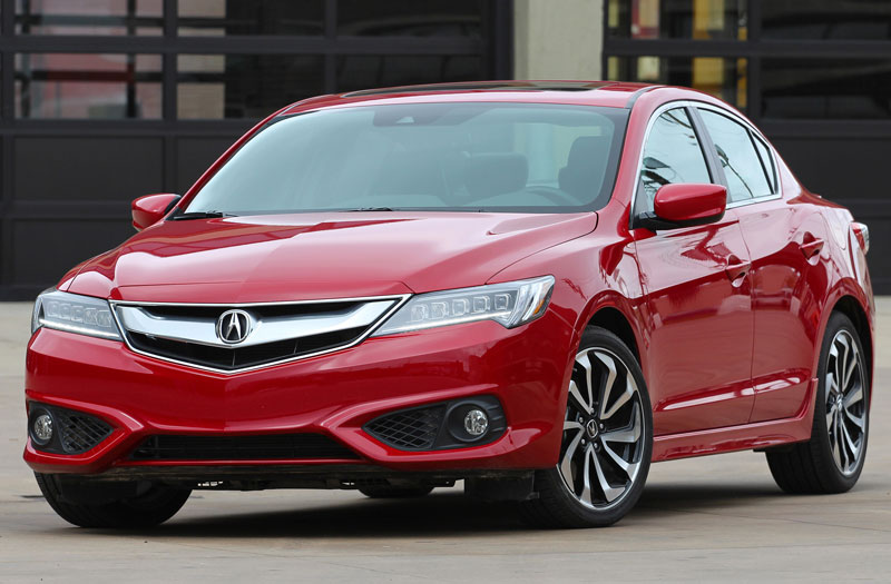 10. Acura ILX 2017 (giá khởi điểm: 27.990 USD).