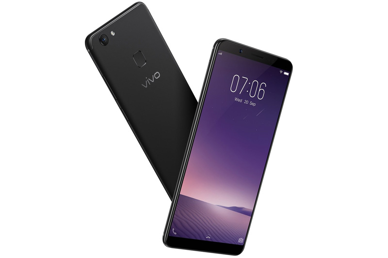 Vivo V7 Plus sử dụng vỏ kim loại nguyên khối. Máy có kích thước 155,9x75,8x7,7 mm, cân nặng 160 g.