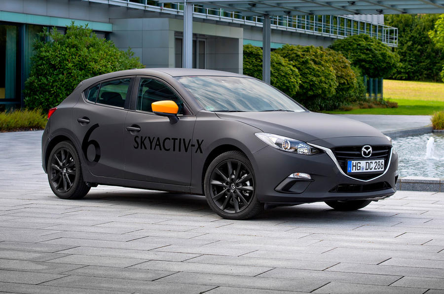 Mazda3 2019 sắp ra mắt sẽ được trang bị công nghệ mới. Mẫu xe Mazda3 2019 sẽ được hãng xe Nhật Bản trang bị động cơ hoàn toàn mới SkyActiv-X (đánh lửa không cần bugi). (CHI TIẾT)