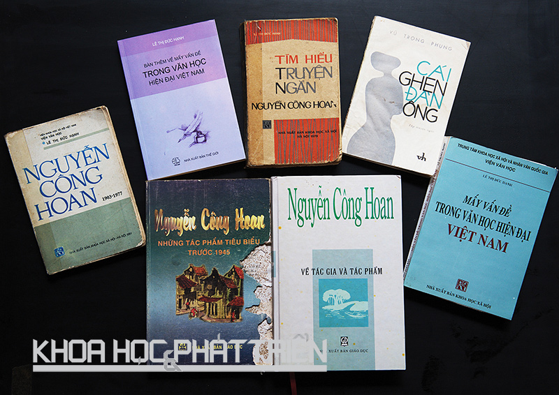 Một số cuốn sách của nhà nghiên cứu Lê Thị Đức Hạnh. Ảnh: Việt Văn