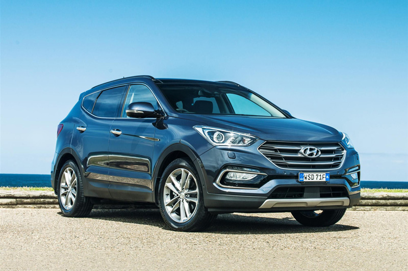 Khi mua xe Hyundai Santa Fe trong tháng 9, khách hàng sẽ nhận được ưu đãi tối đa 70 triệu đồng.