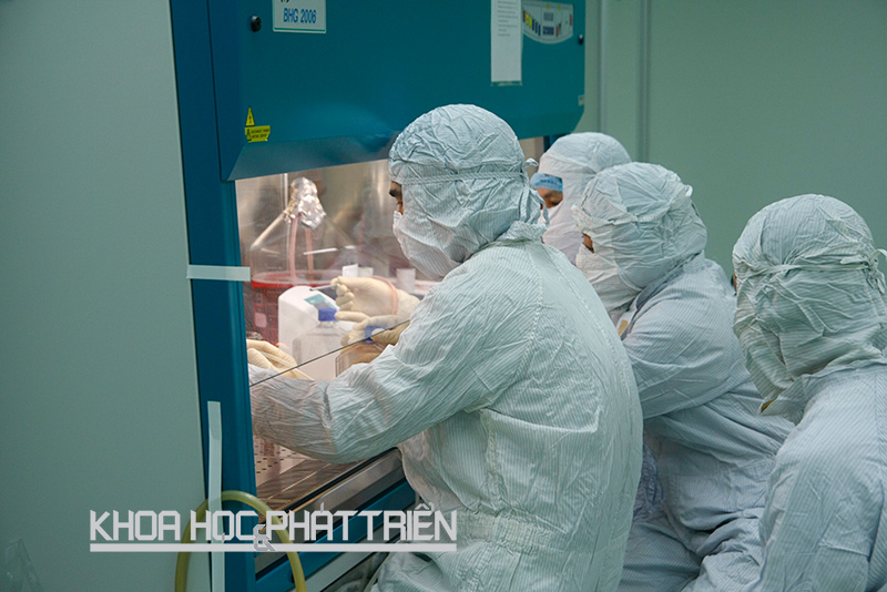 Sản xuất vắcxin tại Công ty TNHH MTV Vắcxin và Sinh phẩm số 1. Ảnh: Tuấn Đinh