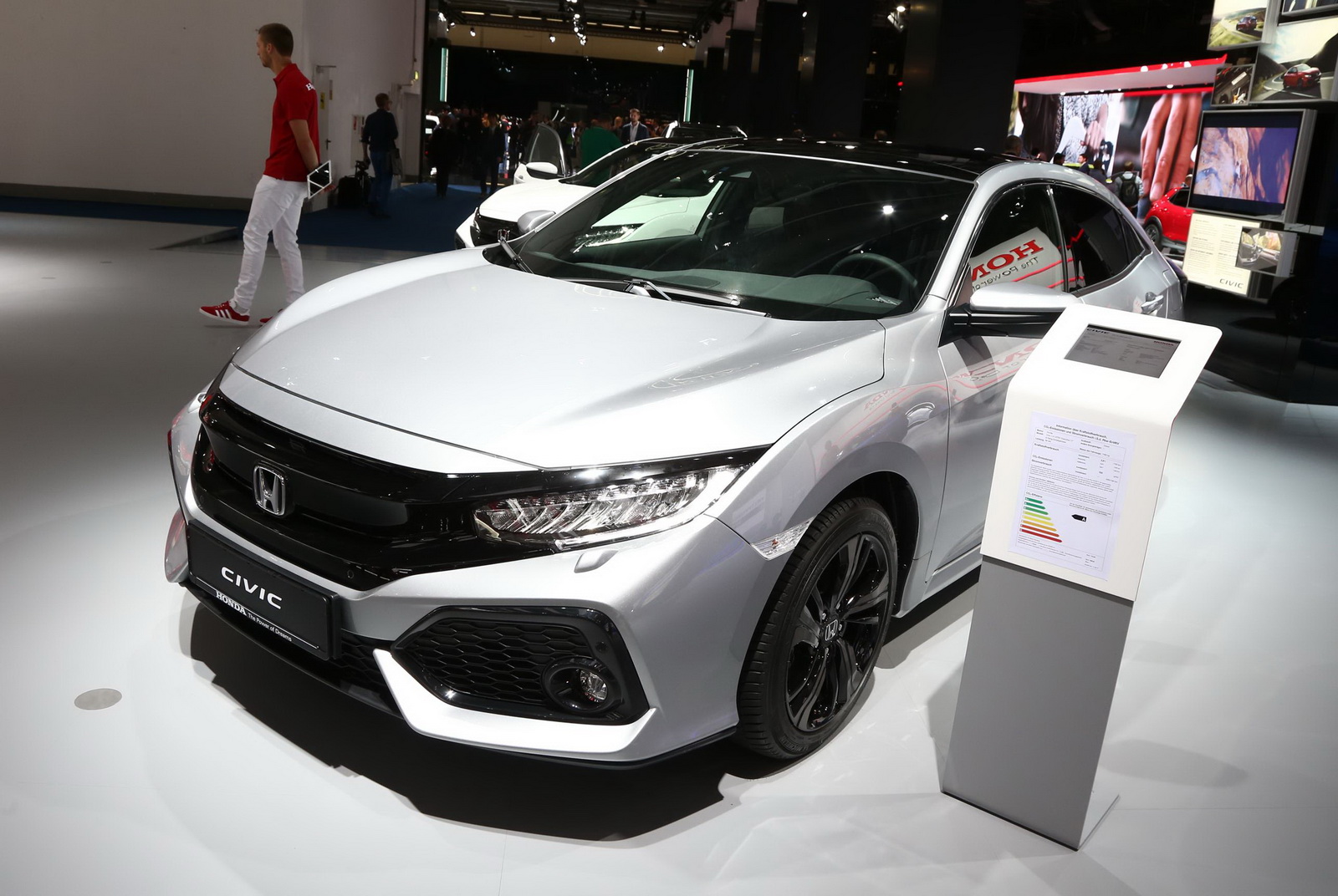 Ra mắt Honda Civic chạy dầu siêu tiết kiệm nhiên liệu. Honda vừa ra mắt Civic sử dụng động cơ diesel tại triển lãm ô tô Frankfurt với mức tiêu thụ nhiên liệu ấn tượng. (CHI TIẾT)