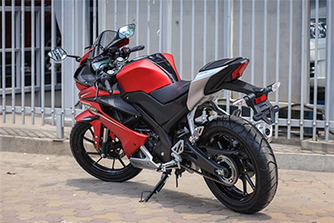 Moto Yamaha R15 gia chi 99 trieu dong tai Viet Nam-Hinh-9
