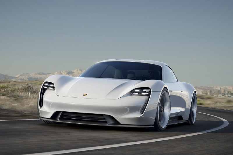 Mission E chiếc siêu xe chạy điện đầu tiên của Porsche có giá 1,9 tỷ đồng. Porsche Mission E sẽ bắt đầu bán ra vào cuối năm 2019 và có giá bán 85.000 USD, khoảng 1,9 tỷ đồng. (CHI TIẾT)