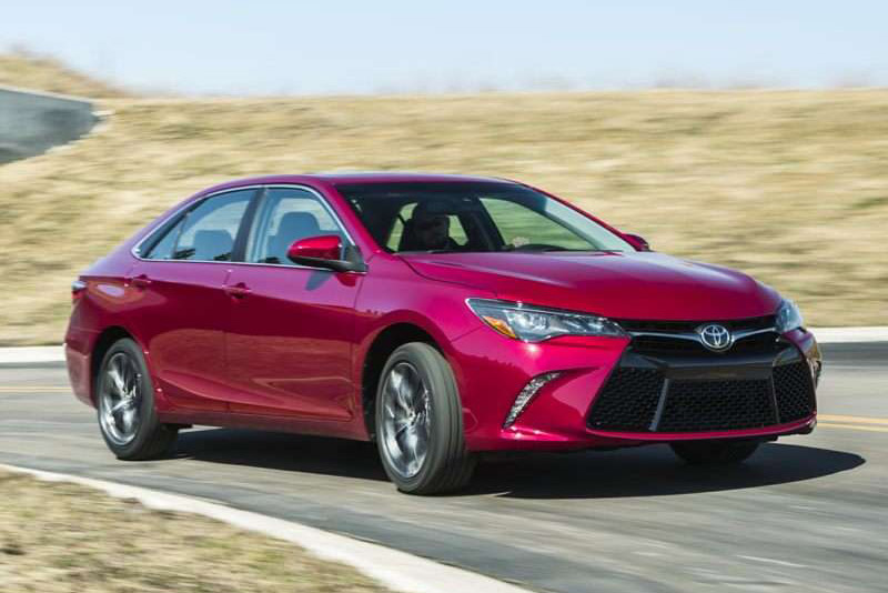 2. Toyota Camry 2017.