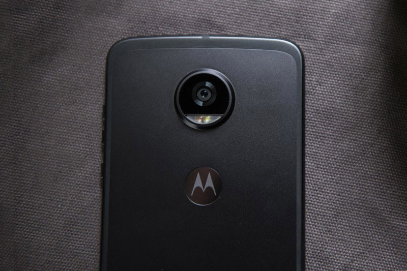 =1. Motorola Moto Z2 Play (thời gian chụp 1 tấm hình: 1,1 giây).