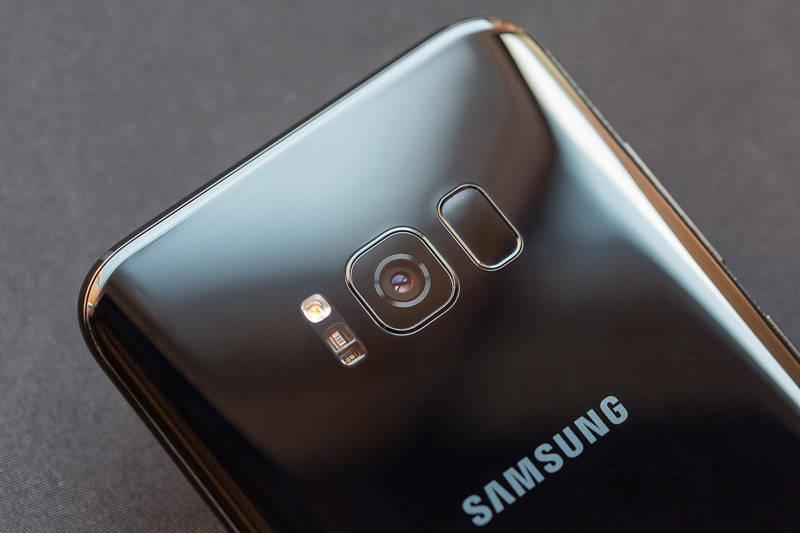 =6. Samsung Galaxy S8 (thời gian chụp 1 tấm hình: 1,2 giây). 