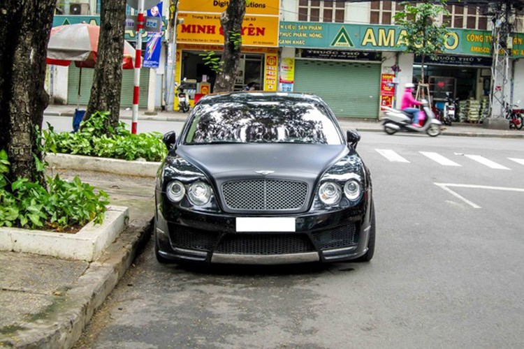 Siêu xe sang Bentley tiền tỷ độ Mansory tại Sài Gòn. Siêu xe sang Bentley Continental Flying Spur Speed đổi từ phong cách 