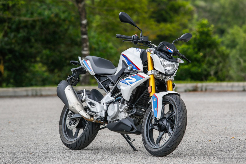 Ảnh chi tiết mẫu naked bike 313cc, giá 146 triệu của BMW. BMW G310R 2017 được bán tại thị trường Malaysia với giá 26.900 Ringgit (tương đương 145,95 triệu đồng). Mẫu naked bike này được trang bị động cơ xi lanh đơn với dung tích 313cc. (CHI TIẾT)