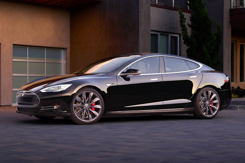 1. Tesla Model S P100D 2018 (thời gian tăng tốc từ 0-100 km/h: 2,5 giây).