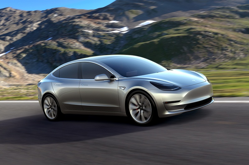 2. Tesla Model 3 2018 (thời gian tăng tốc từ 0-100 km/h: 5,6 giây).