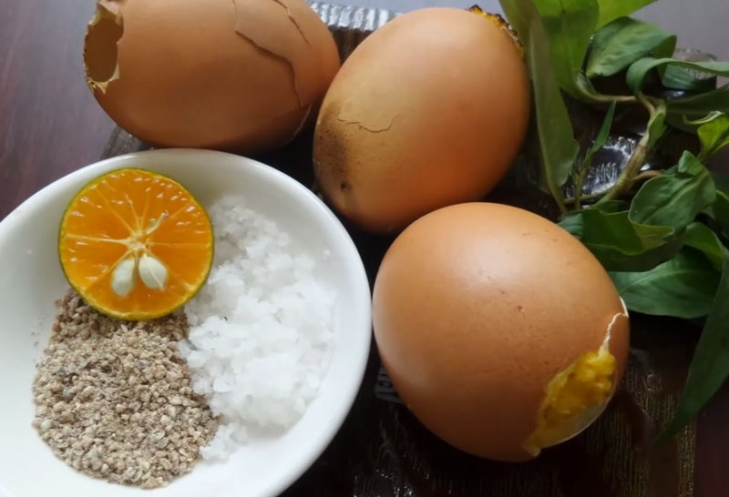 Học các làm trứng nướng theo kiểu Thái cực thơm ngon. Trứng nướng là món ăn vặt được rất nhiều bạn trẻ ưa thích. Tuy nhiên, món này ngoài hàng quán tuy ngon nhưng thường mất vệ sinh an toàn thực phẩm. (CHI TIẾT)