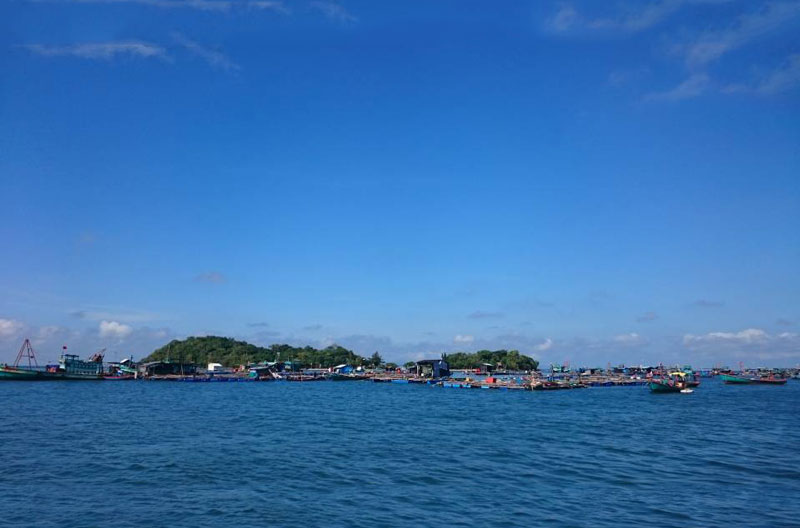 Năm 2007, chính quyền tỉnh Kiên Giang đã chấp thuận chủ trương cho nhà đầu tư thuê một số hòn đảo thuộc quần đảo Hà Tiên để phát triển các khu du lịch sinh thái biển. Ảnh: Diem Dang Dung.