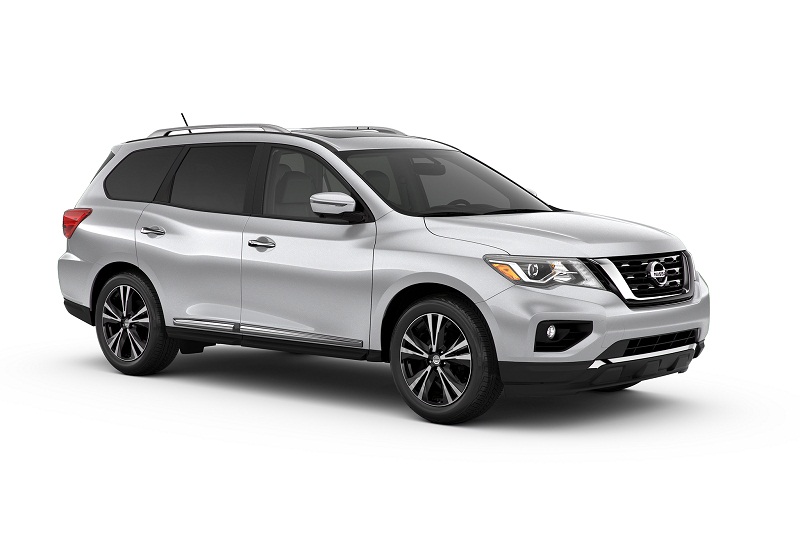 7. Nissan Pathfinder 2017 (giá khởi điểm: 30.290 USD).