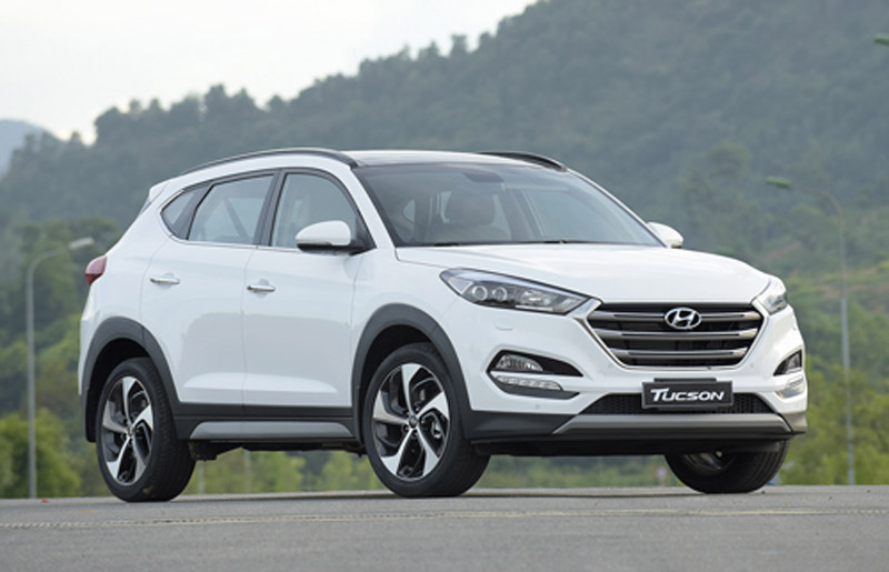 Hyundai Tucson giảm giá mạnh tại Việt Nam. Phiên bản 2.0 tiêu chuẩn giá vào khoảng 770-785 triệu, mức đàm phán rẻ hơn bản tiêu chuẩn của các đối thủ CX-5, CR-V. (CHI TIẾT)