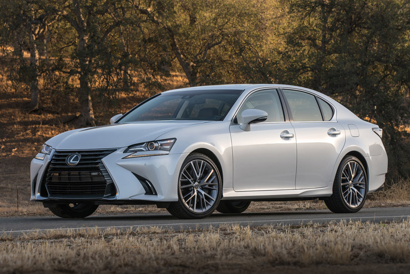 8. Lexus GS 2017.