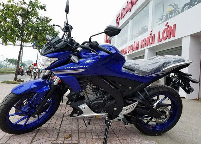 Yamaha FZ-150i 2017 giá trên 70 triệu đồng cập bến Việt Nam. Lô xe côn tay Yamaha FZ-150i 2017 (tên gọi V-Ixion R 2017 ở Indonesia) đầu tiên đã được cửa hàng tư nhân Thưởng Motor ở quận Thủ Đức, TP. Hồ Chí Minh đưa về nước. (CHI TIẾT)