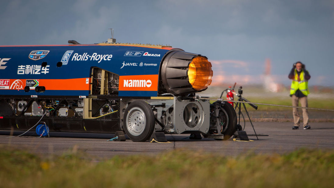 Động cơ siêu xe tốc độ 1.609 km/h “khai hỏa” thành công. Lần đầu tiên xe đua siêu âm Bloodhound đã nổ thử thành công loại động cơ phản lực được dùng cho chiến đấu cơ Eurofighter Typhoon. (CHI TIẾT)