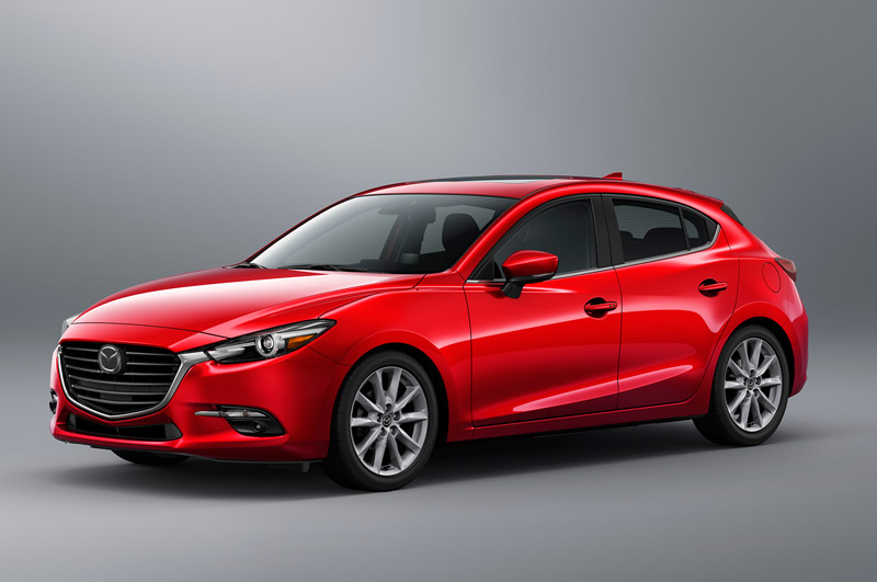 8. Mazda 3 (doanh số: 581 chiếc).