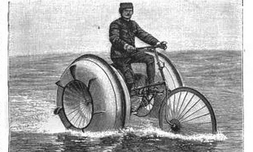 Georg Pinkert từng thử lái mẫu xe đạp ba bánh của mình vượt Eo biển Anh. Ảnh: Smithsonian.