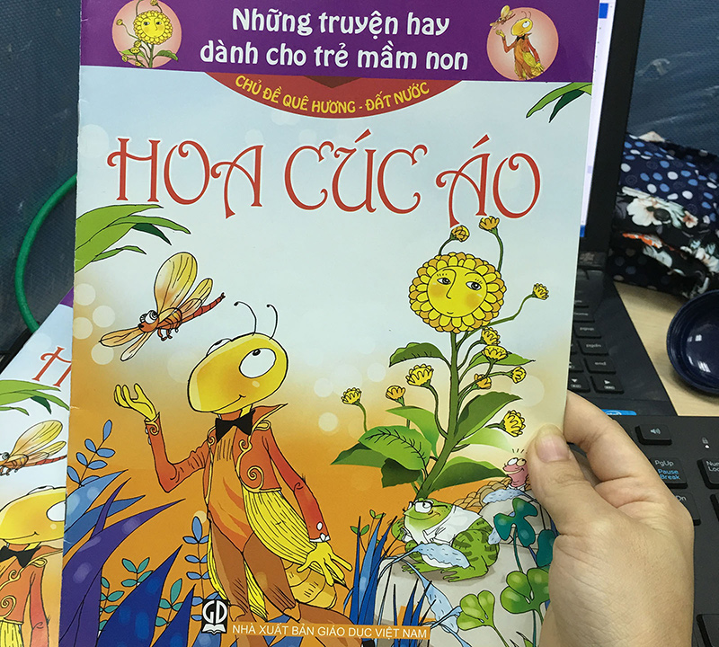 Truyện "Hoa cúc áo" do Nhà xuất bản Giáo dục Việt Nam ấn hành. Ảnh: Tuổi trẻ