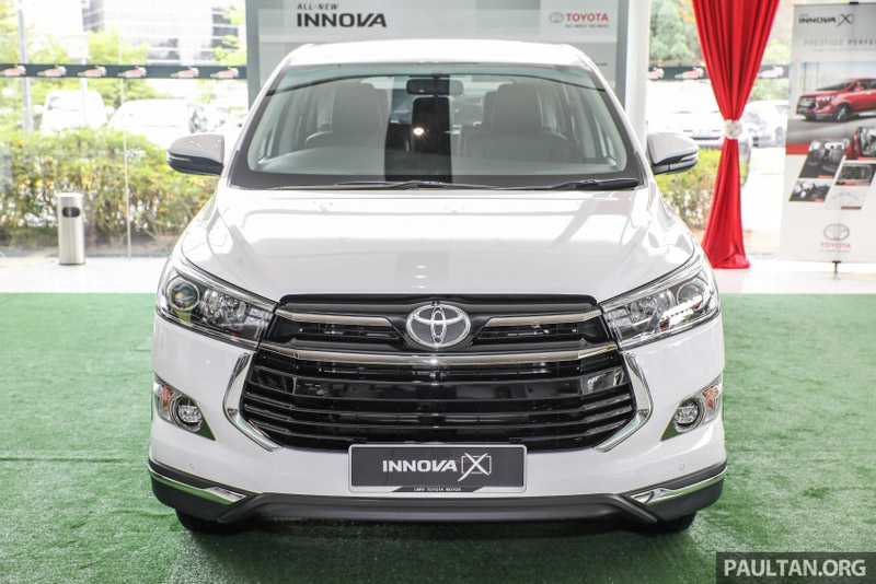 Về tính năng an toàn, Toyota Innova 2.0X được trang bị 7 túi khí, hệ thống chống bó cứng phanh (ABS), phân bổ lực phanh điện tử (EBD), cân bằng điện tử (VSC), hỗ trợ lực phanh khẩn cấp (BA).