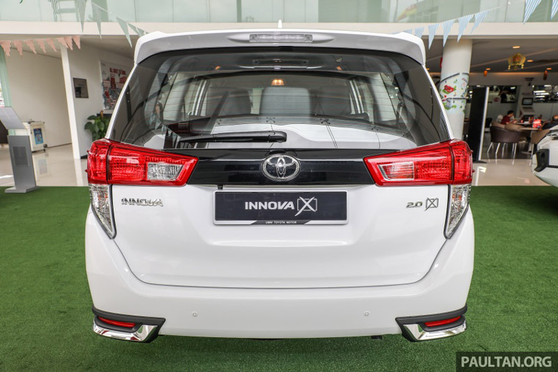 Thiết kế tổng thể của Toyota Innova 2.0X 2017 khá giống với phiên bản 2.0G.